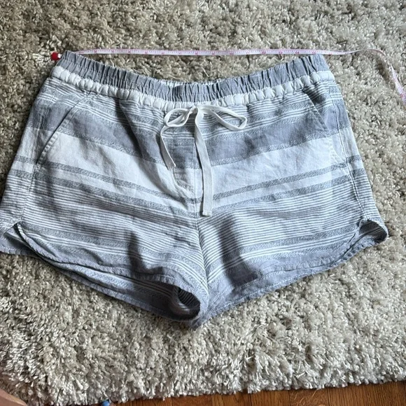 LOFT Gray Linen and cotton shorts - Picture 1 of 6